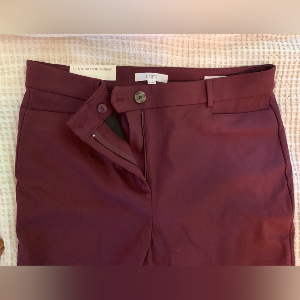 NWT LOFT Sutton Skinny Pants in Burgundy size 14